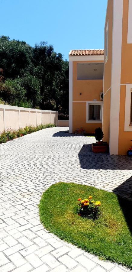 Reiki Apartments Ereikoussa Екстериор снимка